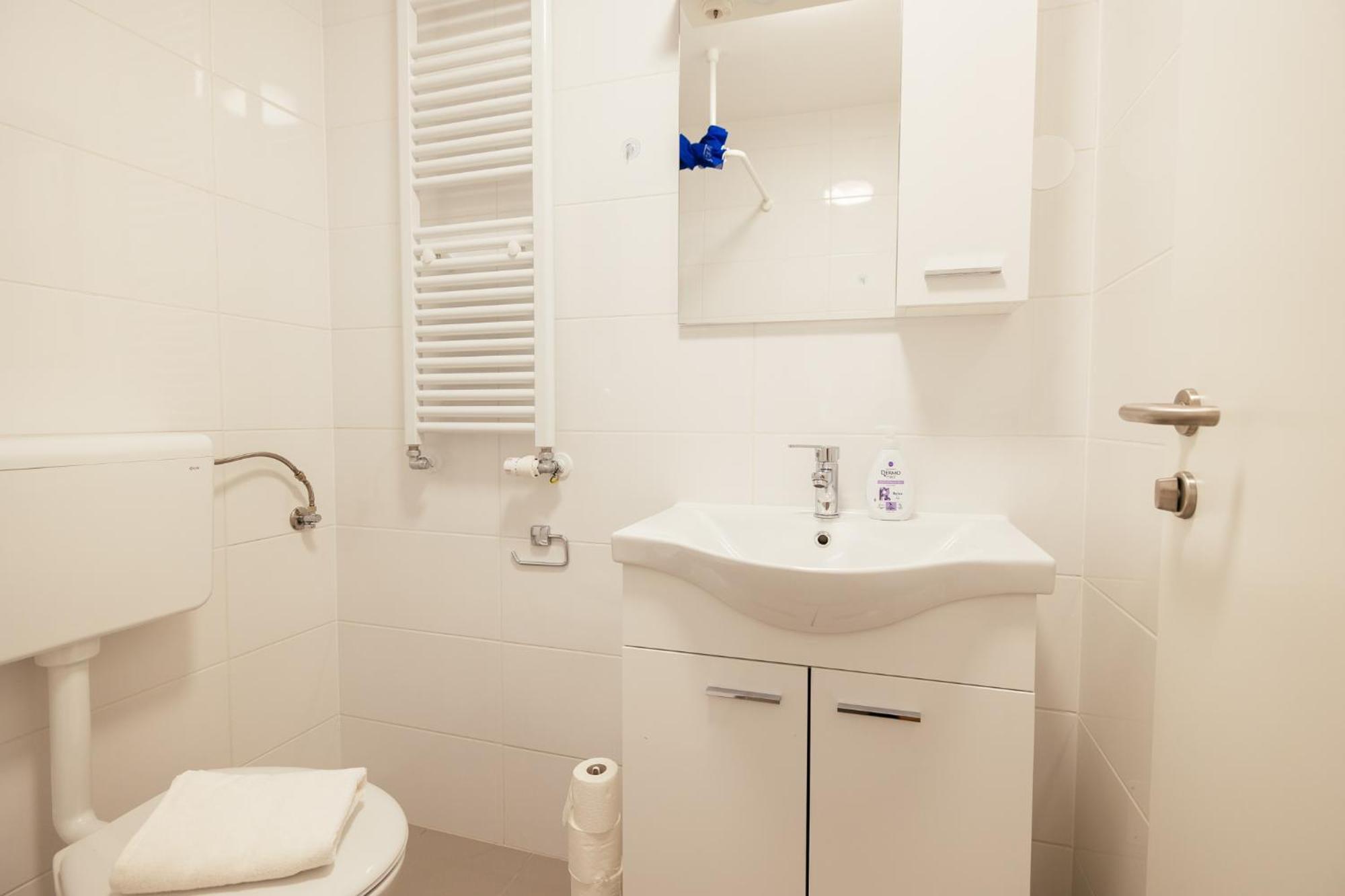 Hostel Prenocisca Prisoje Koper Zewnętrze zdjęcie